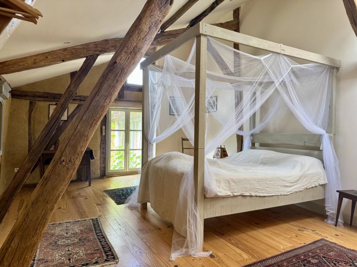 Image No.15-13 Bed House for sale