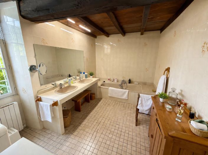 Image No.6-4 Bed House for sale
