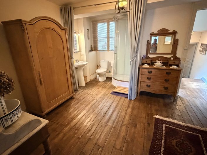 Image No.11-2 Bed House for sale