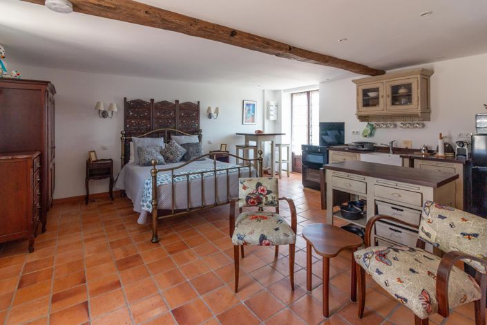 Image No.14-9 Bed House for sale