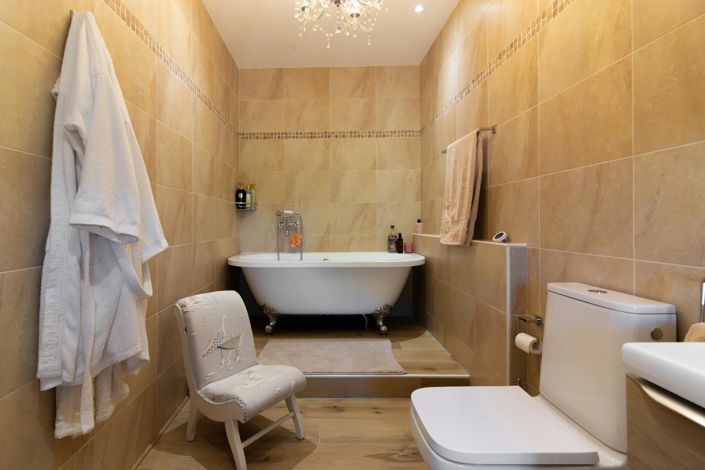Image No.9-9 Bed House for sale