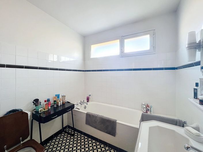 Image No.9-3 Bed Village House for sale