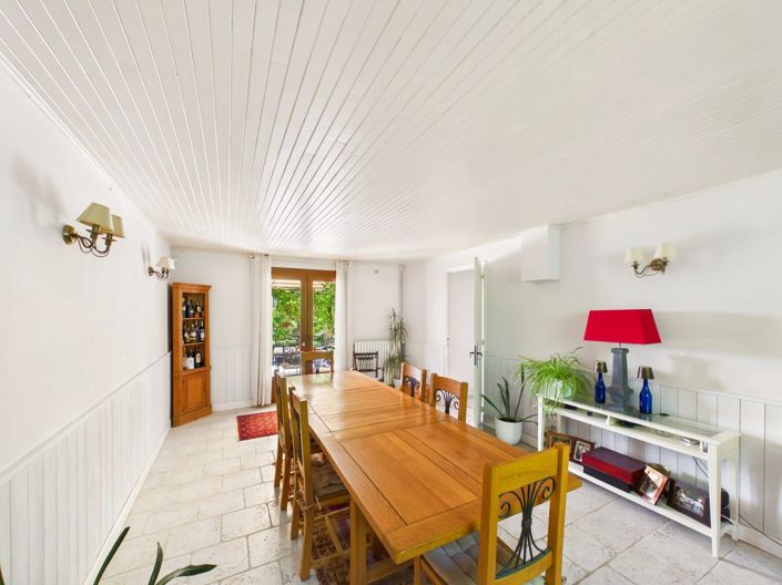 Image No.6-6 Bed House for sale