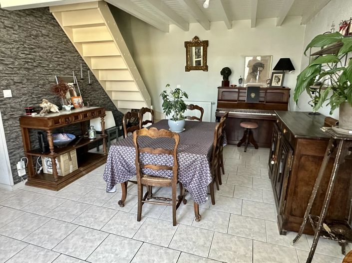 Image No.8-4 Bed House for sale