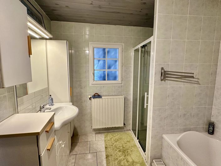 Image No.9-4 Bed House for sale