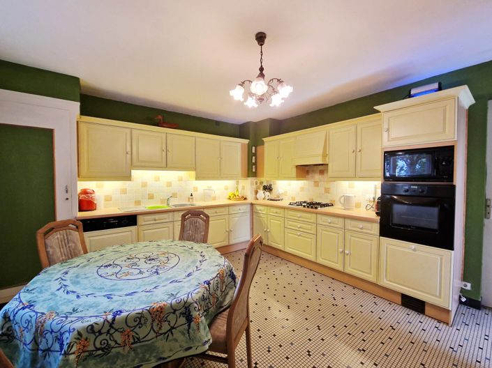 Image No.6-4 Bed House for sale