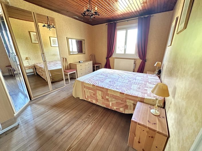 Image No.9-4 Bed House for sale