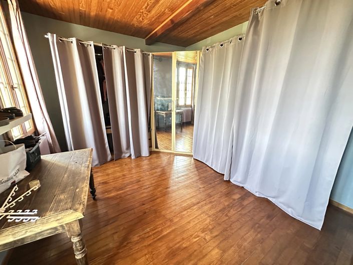Image No.9-4 Bed House for sale