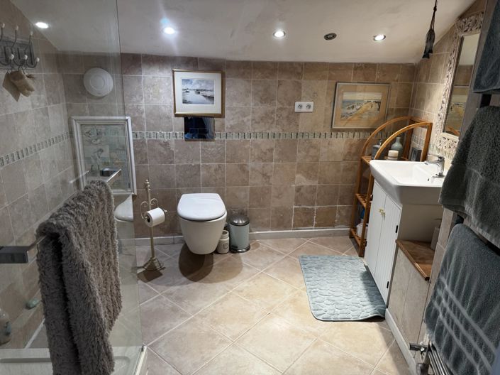 Image No.10-3 Bed Village House for sale