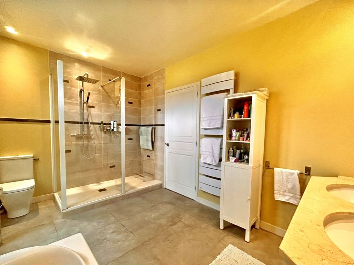 Image No.10-4 Bed House for sale
