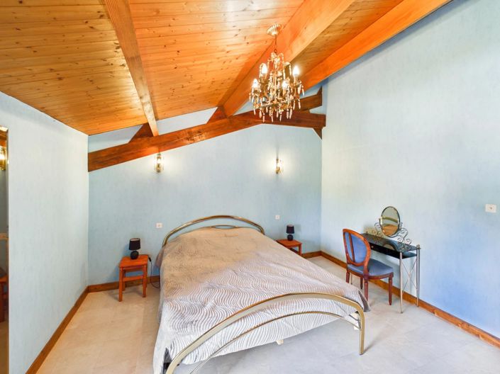 Image No.15-12 Bed House for sale