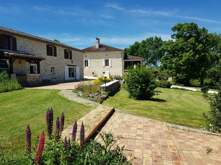 Image No.8-12 Bed House for sale