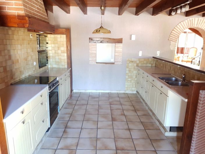 Image No.9-12 Bed House for sale