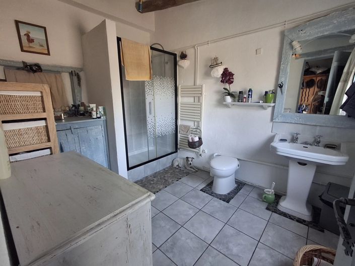 Image No.8-3 Bed House for sale