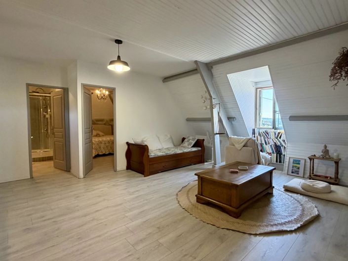 Image No.10-5 Bed House for sale