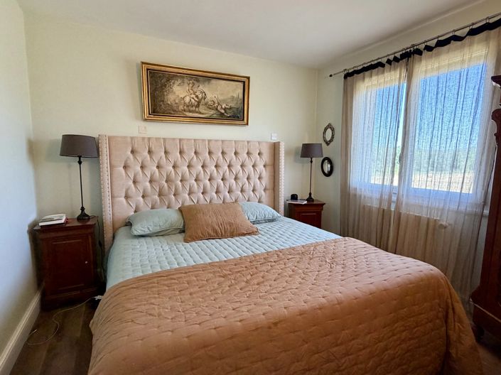 Image No.8-5 Bed House for sale
