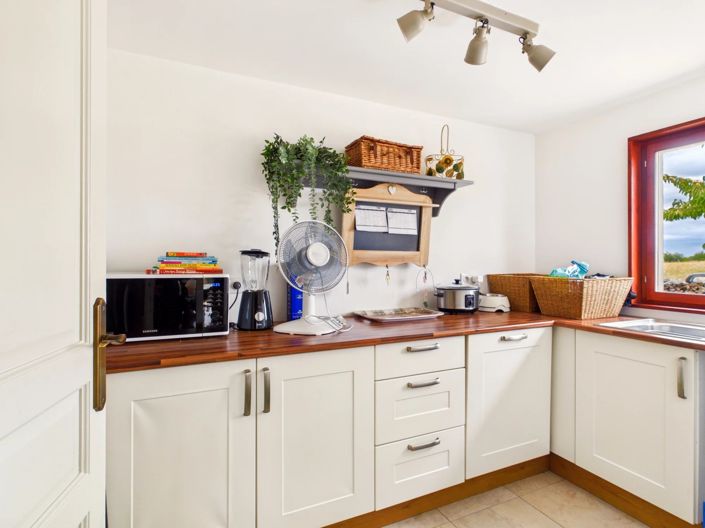 Image No.7-5 Bed House for sale