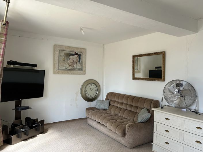 Image No.4-1 Bed House for sale