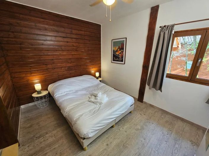 Image No.6-3 Bed Chalet for sale