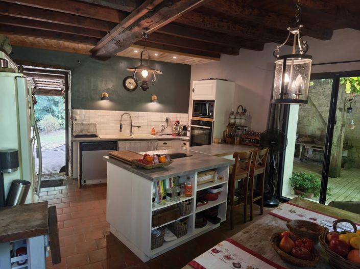 Image No.7-5 Bed House for sale