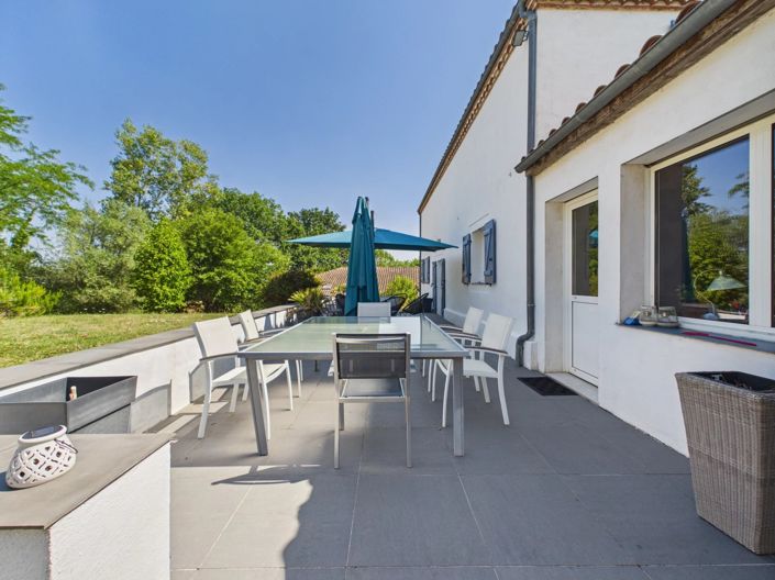 Image No.8-5 Bed House for sale