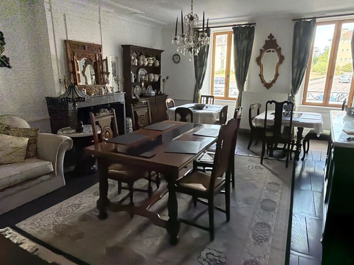 Image No.7-8 Bed House for sale