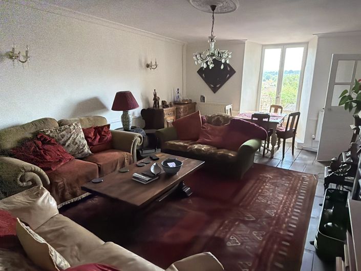 Image No.8-8 Bed House for sale