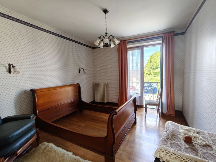 Image No.7-6 Bed House for sale