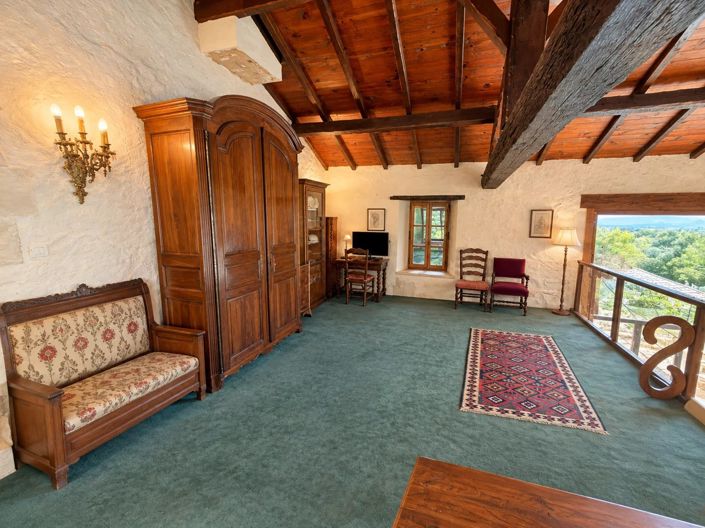 Image No.7-5 Bed House for sale