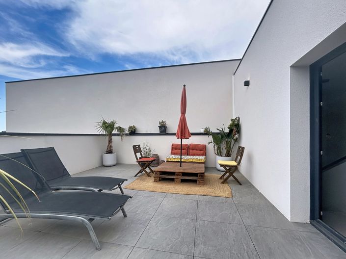 Image No.6-4 Bed House for sale