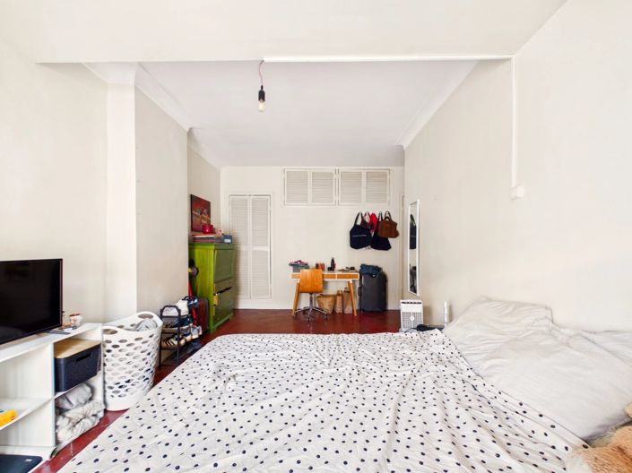 Image No.9-3 Bed Property for sale