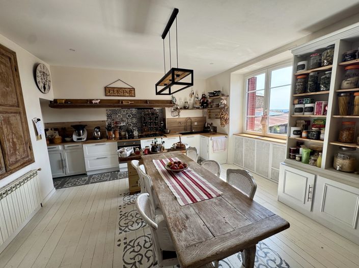Image No.2-4 Bed House for sale