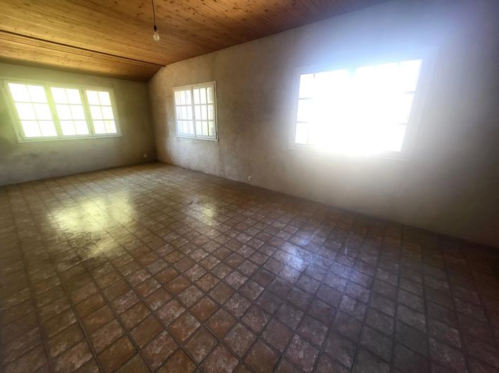 Image No.13-11 Bed House for sale