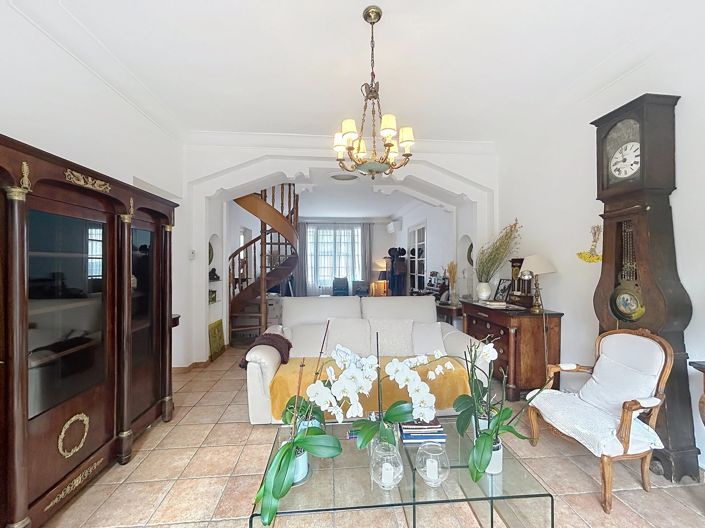 Image No.5-4 Bed House for sale