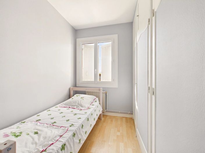 Image No.15-3 Bed House for sale