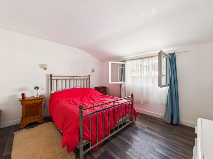 Image No.5-3 Bed House for sale