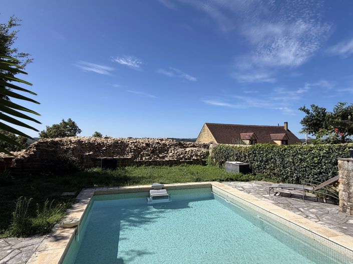 Image No.2-4 Bed House for sale