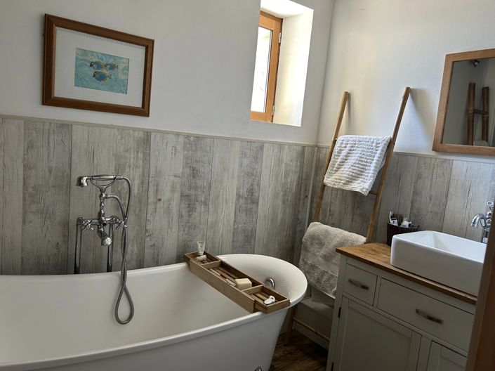Image No.12-6 Bed House for sale