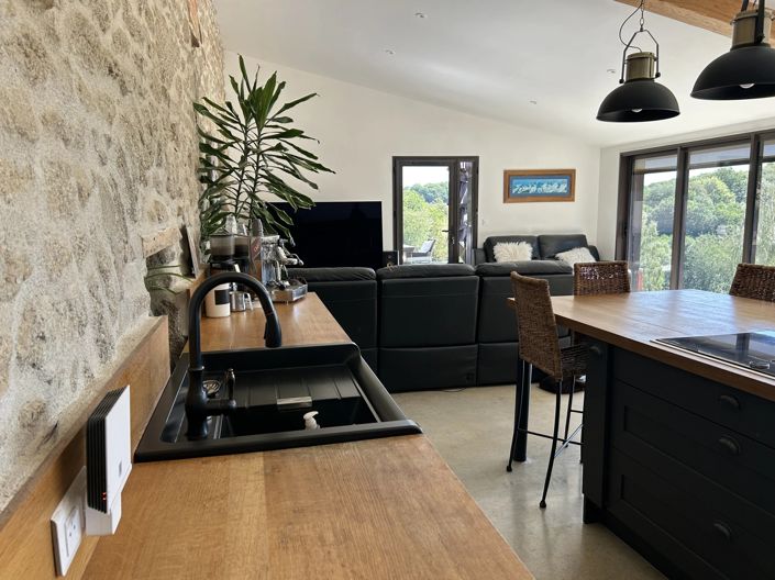Image No.3-6 Bed House for sale