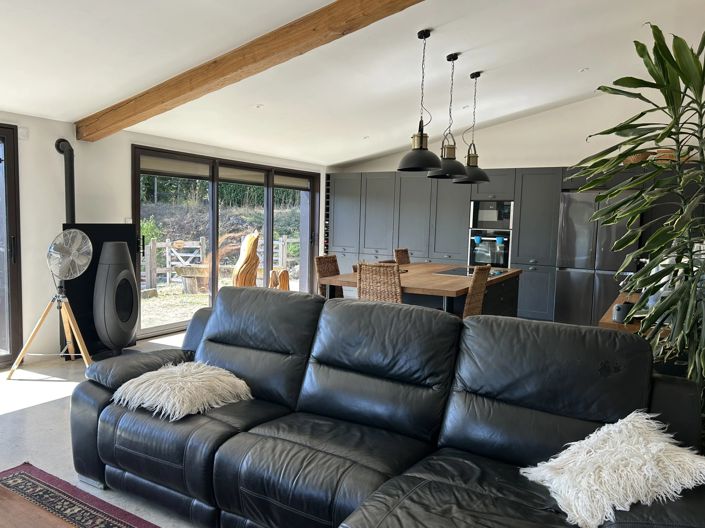 Image No.7-6 Bed House for sale
