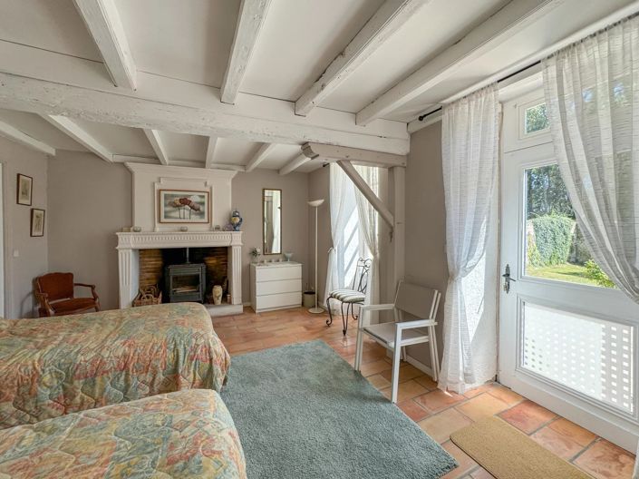 Image No.10-6 Bed House for sale