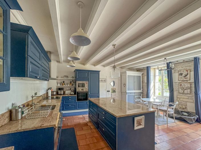 Image No.4-6 Bed House for sale