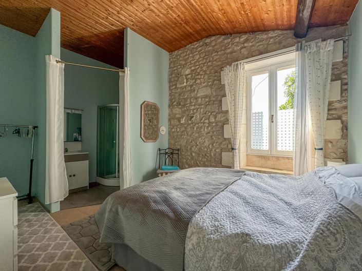 Image No.8-6 Bed House for sale