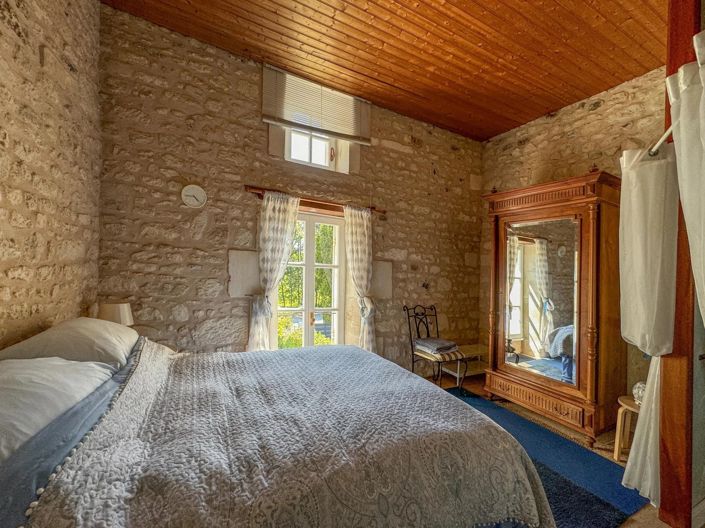 Image No.9-6 Bed House for sale