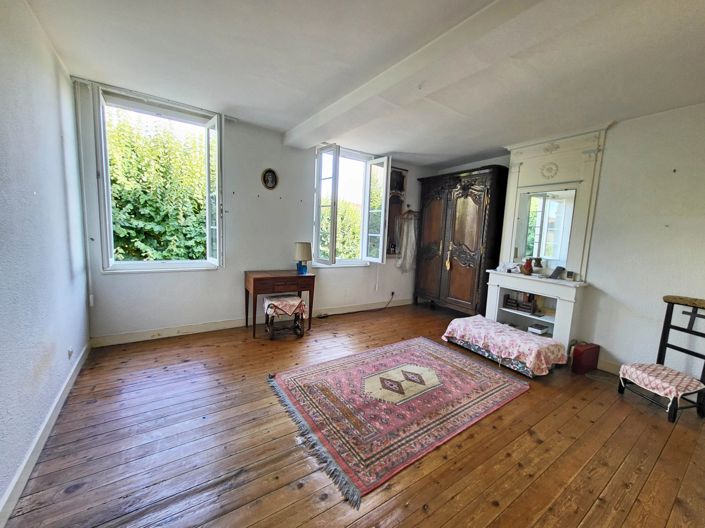 Image No.8-4 Bed House for sale