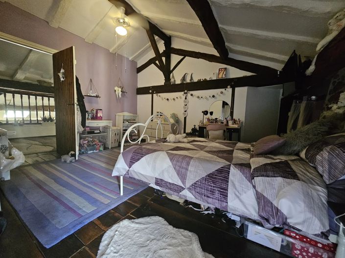 Image No.10-3 Bed Farmhouse for sale