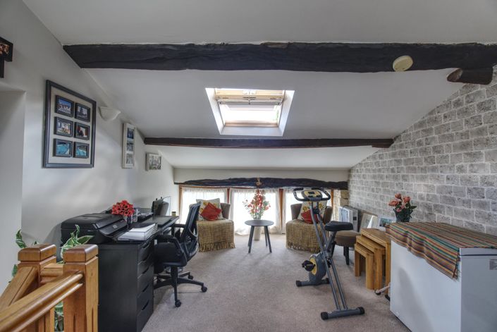 Image No.10-3 Bed House for sale