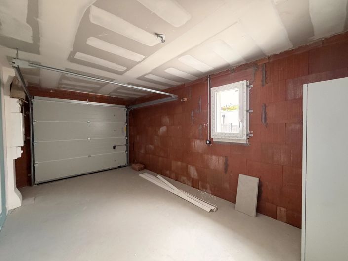 Image No.12-3 Bed House for sale