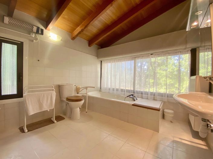Image No.13-4 Bed House for sale