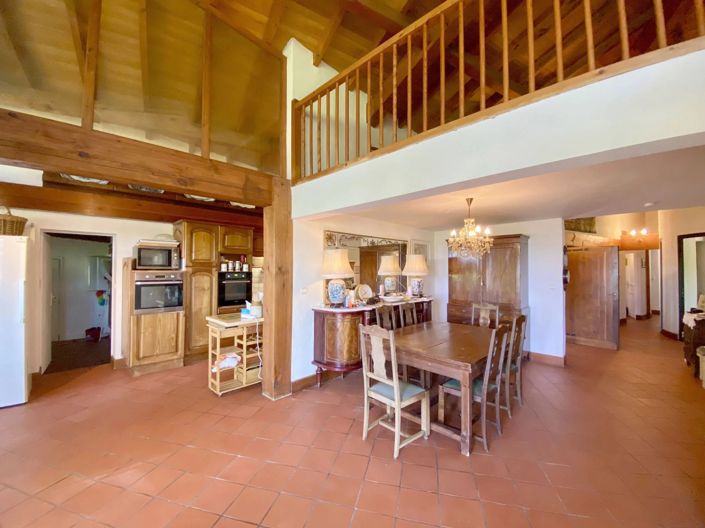 Image No.8-4 Bed House for sale